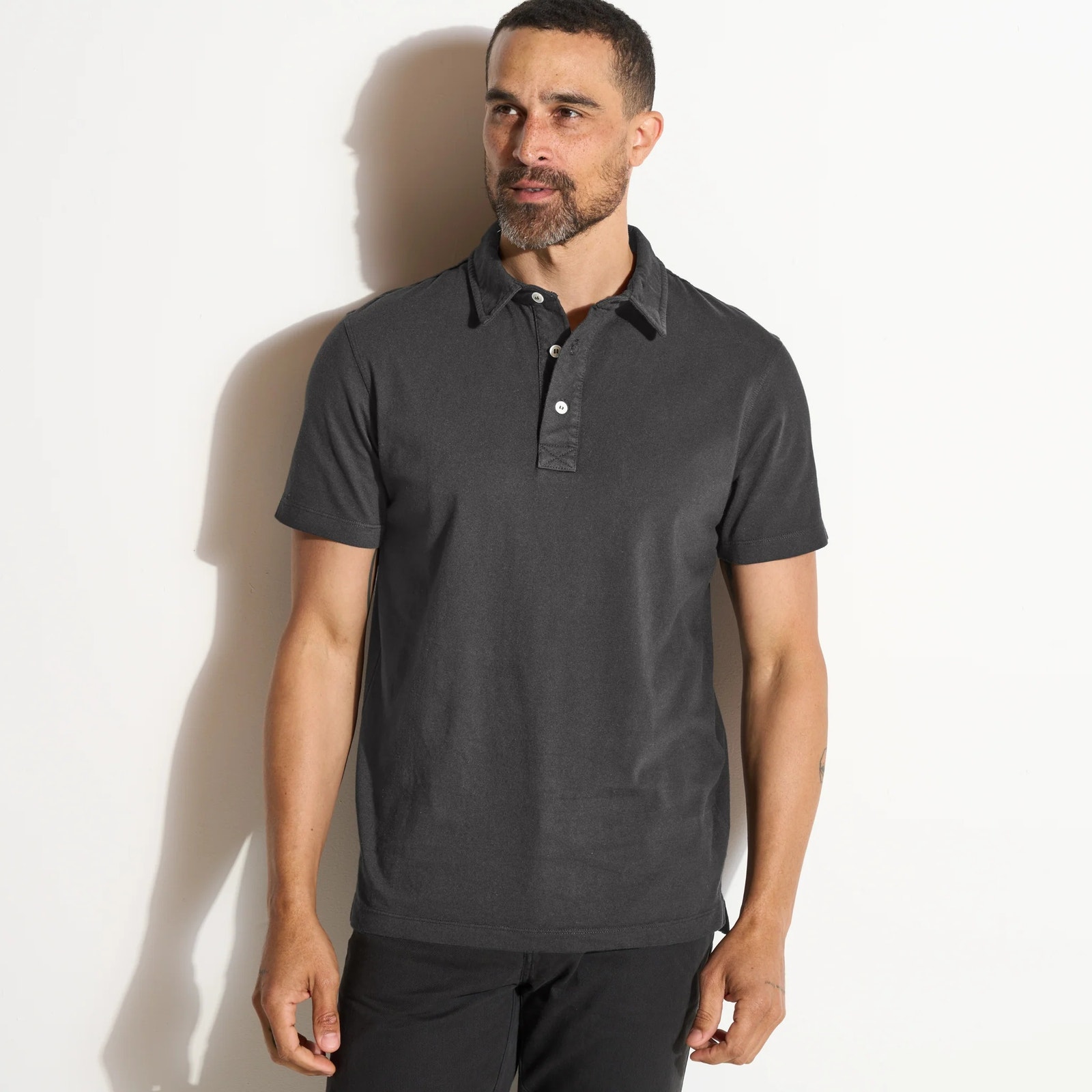 Rowan Men's Henderson Short Sleeve Polo Shirt In Faded Black — image 2 of 4